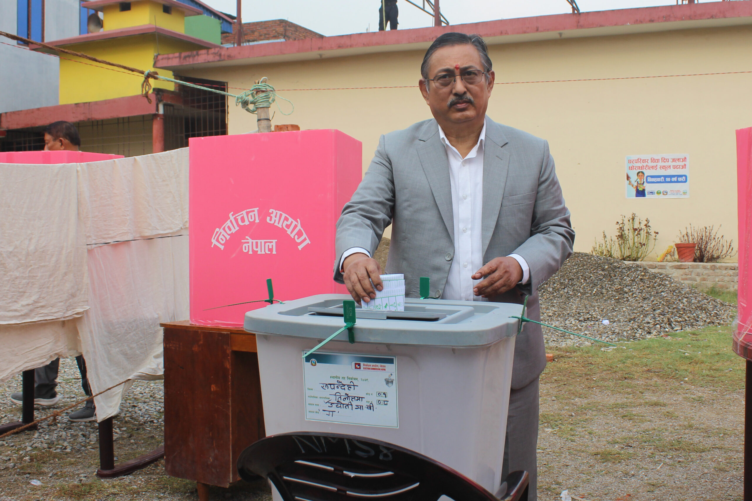 Home Minister Khand cast his vote