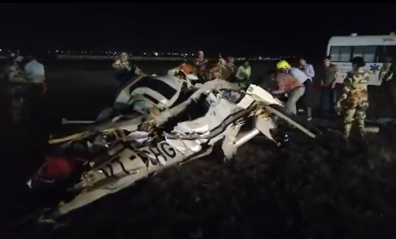 2 pilots killed in helicopter crash