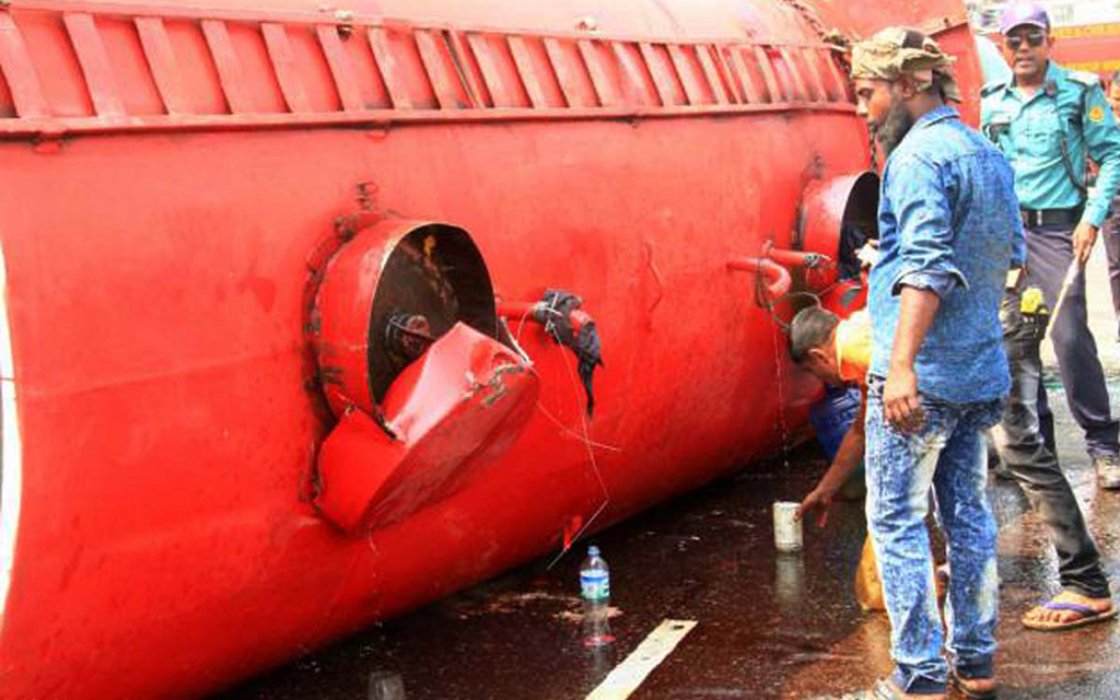 Vehicle carrying oil overturned at Pokhara Airport