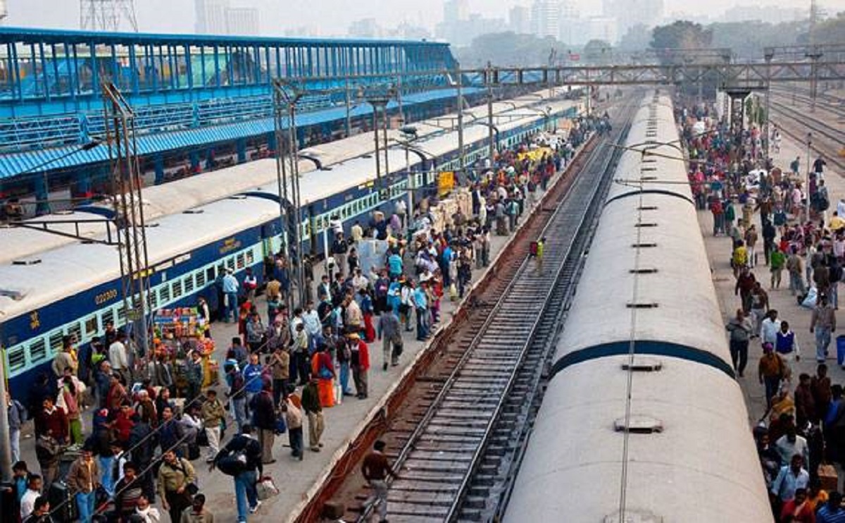 Platform ticket price hiked to Rs 50 in Mumbai region