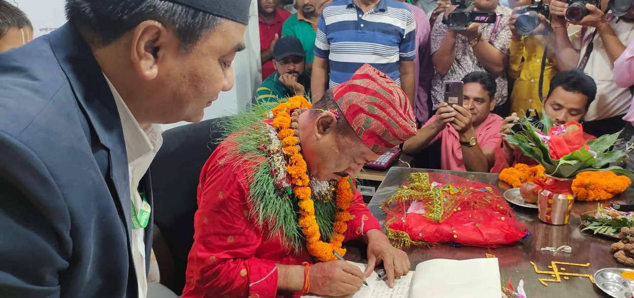 Newly elected Mayor Hamal takes office in Dhangadhi
