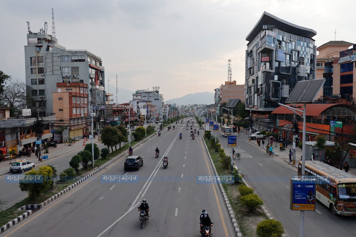 Valley roads deserted [Photos]