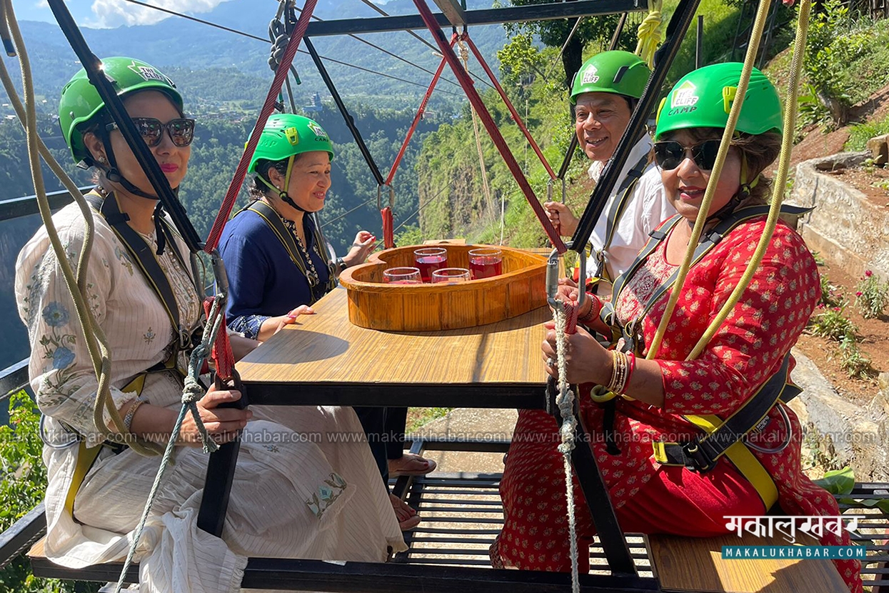 This is how Arzu rejoices in 255 meter high Sky Cafe (with photos)