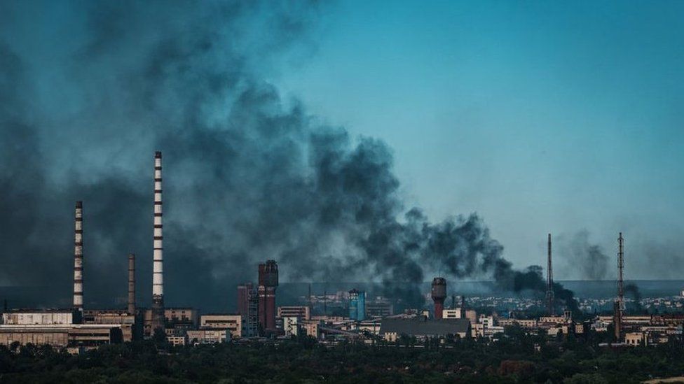 Ukraine war: Thousands of civilians trapped in Severodonetsk