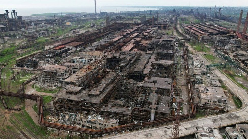 Mariupol: Azovstal defenders’ bodies arrive in Kyiv – families