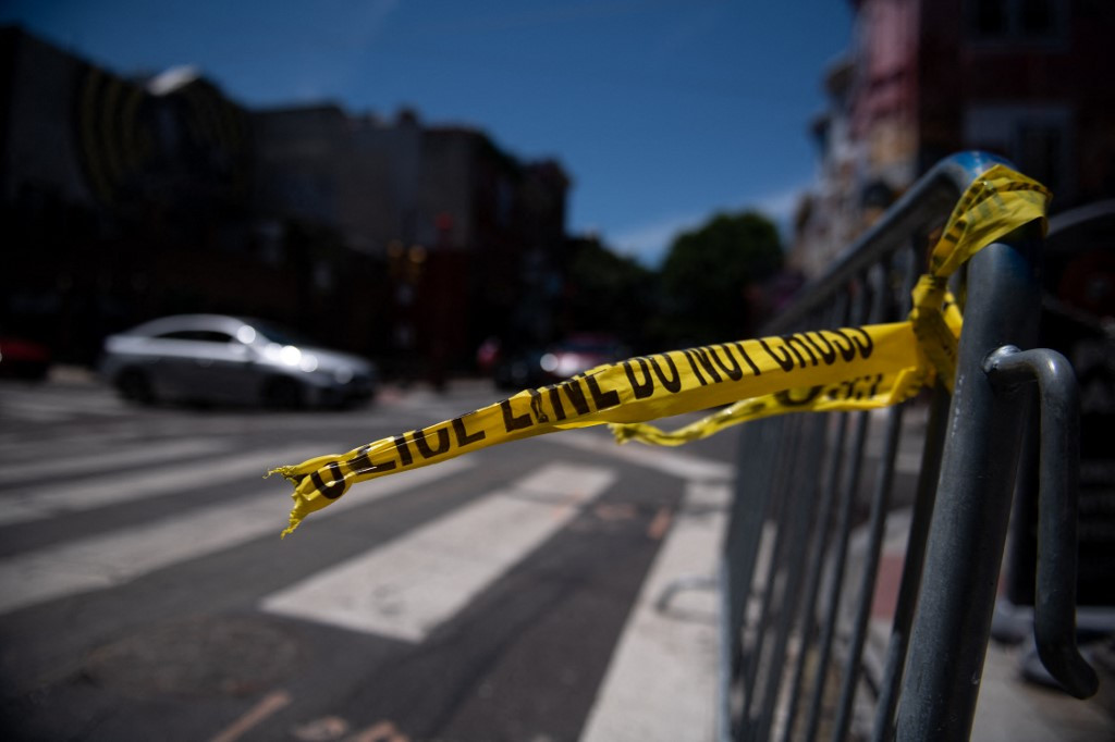 5 killed, two dozen wounded in weekend US mass shootings