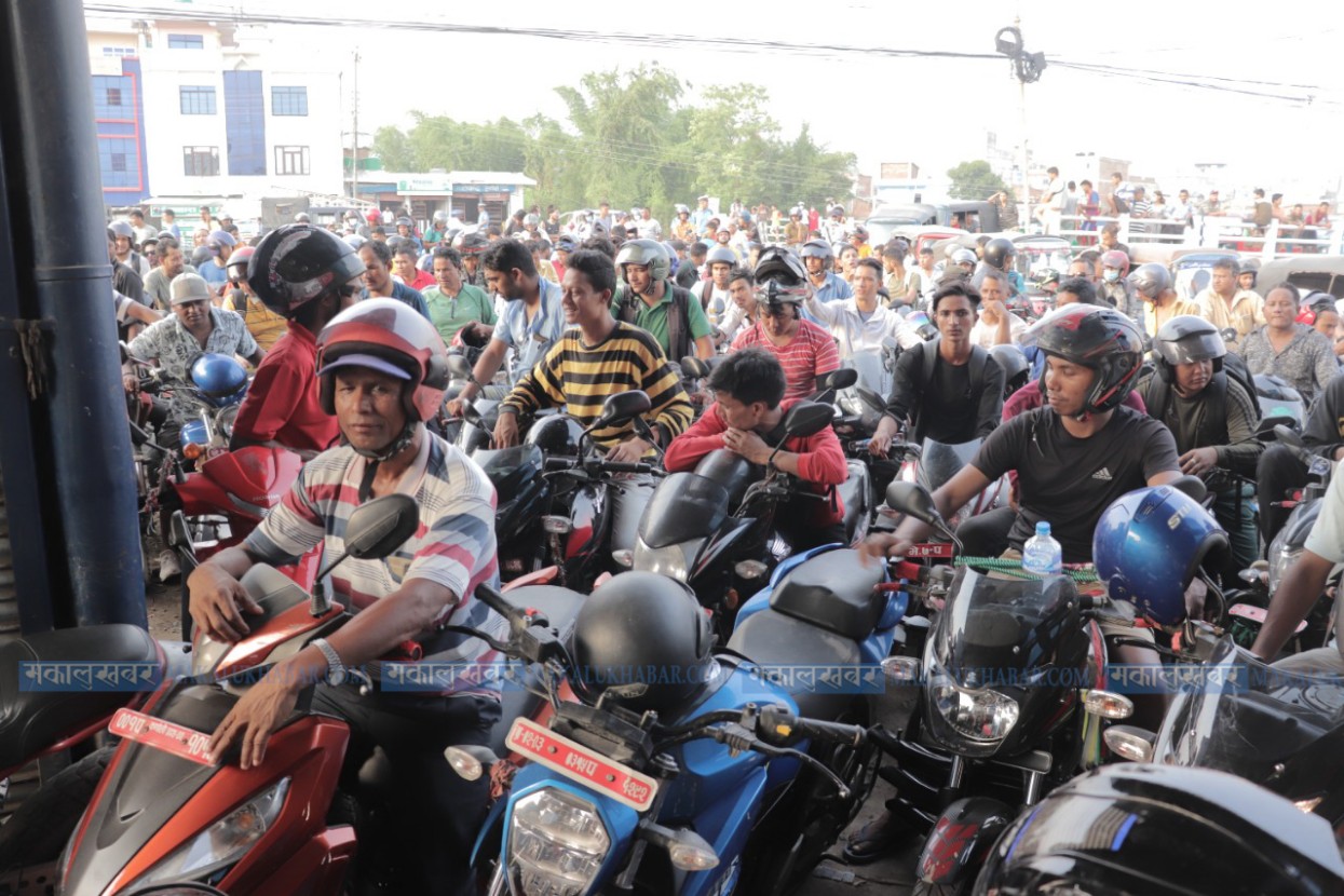 In Pics: Vehicles queued for hours in Birendranagar due to a petrol shortage