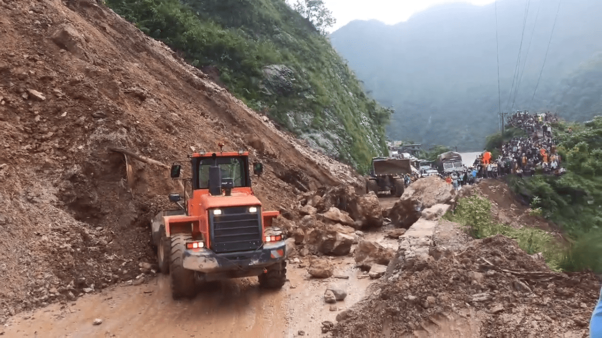 Landslide blocks Narayangarh-Muglin road again