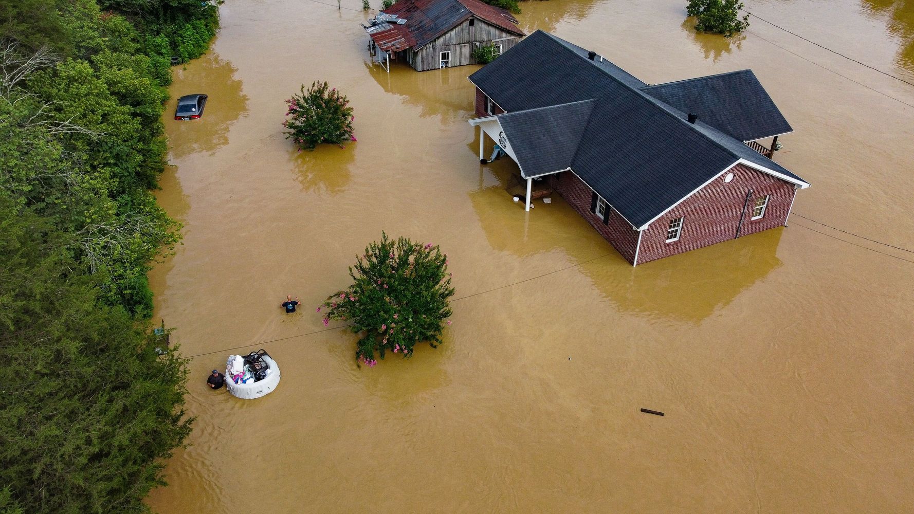 Flooding hits Kentucky, nearby states, kills 8