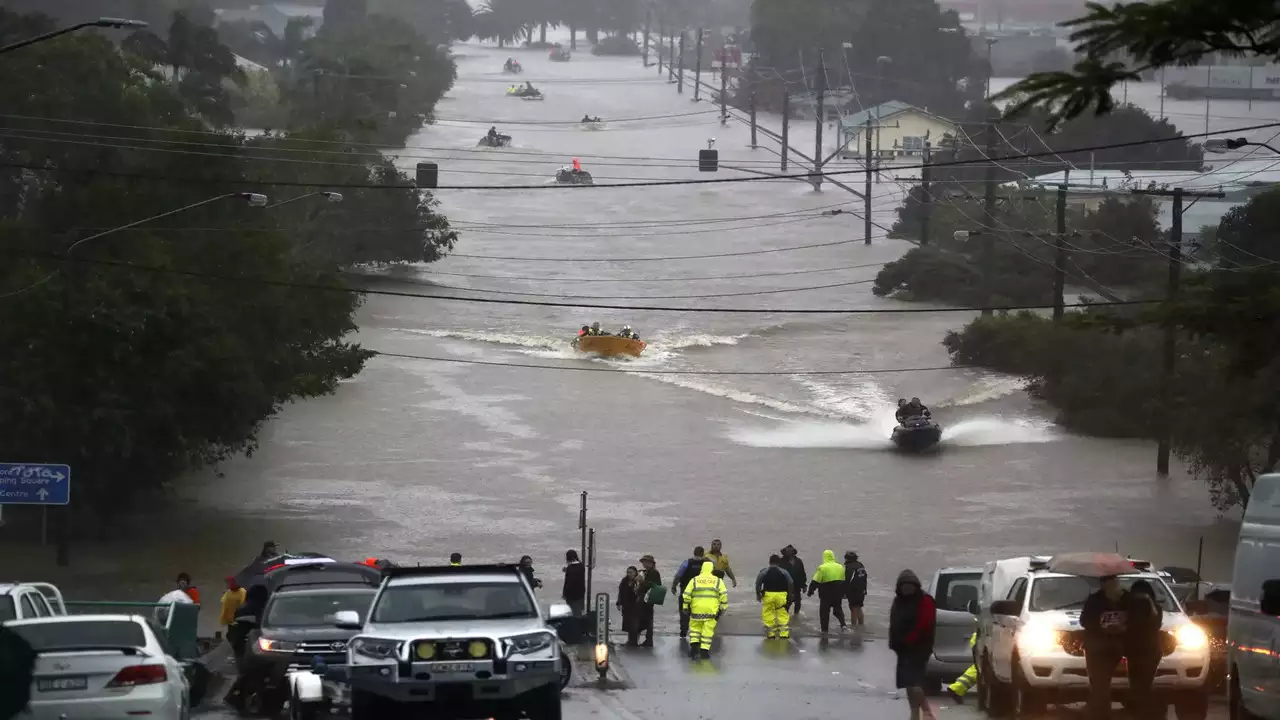 50,000 on evacuation alert after deluge hits Sydney