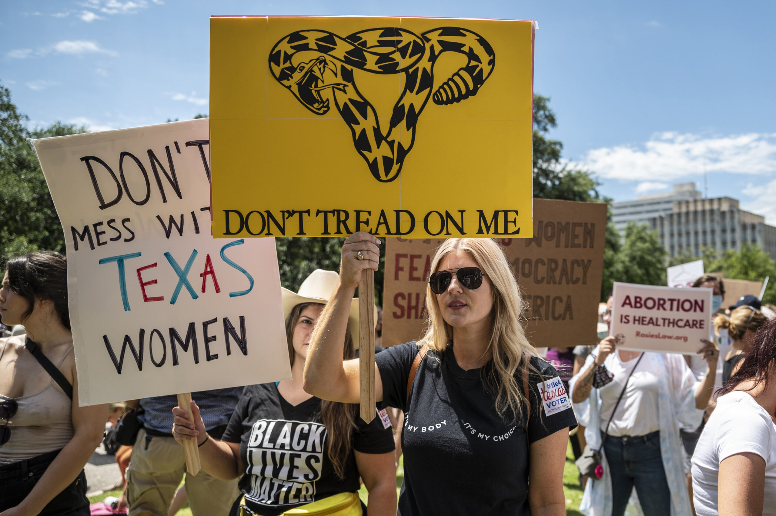 Texas clinics halt abortions after state high court ruling