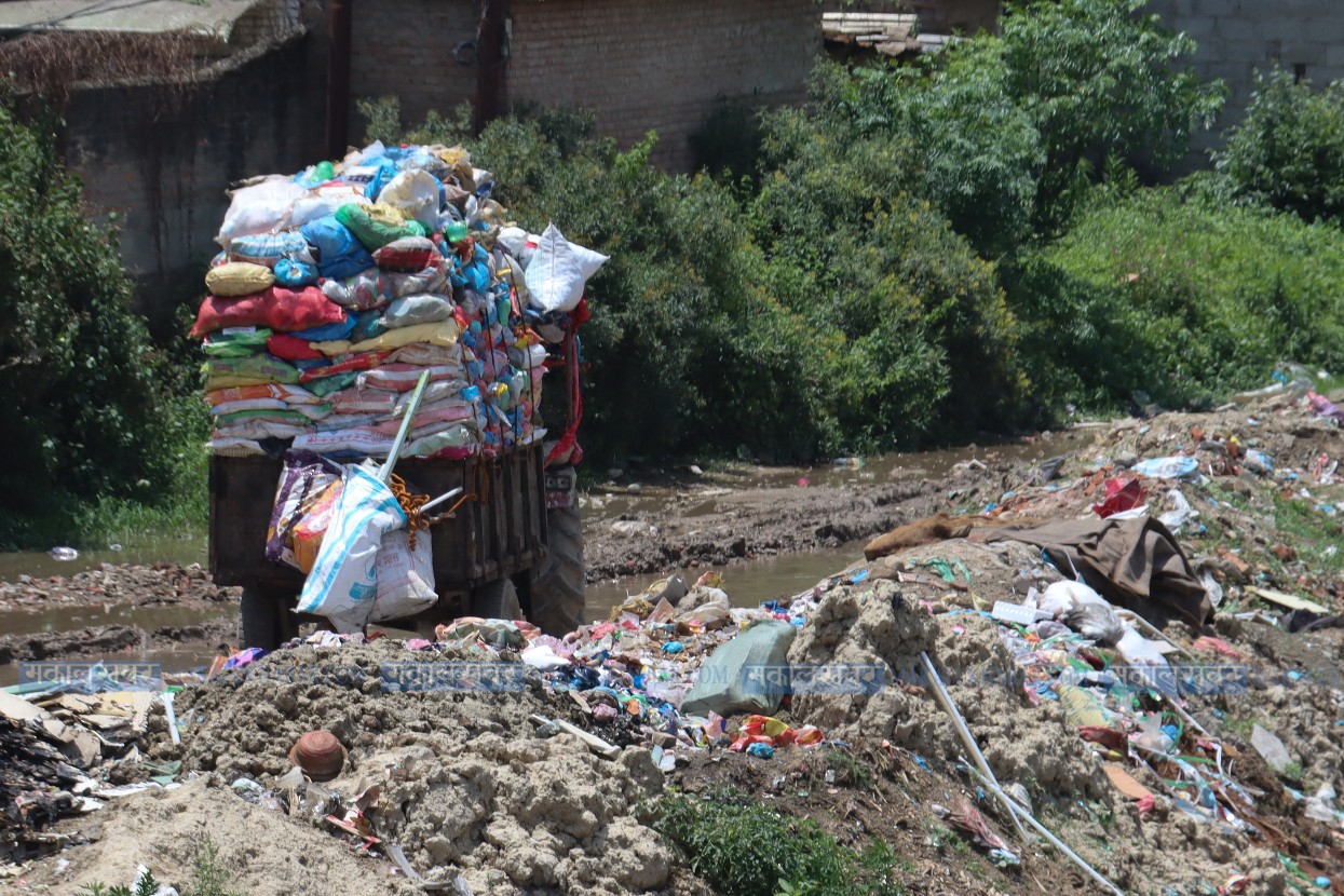 KMC starts managing waste despite of obstructions