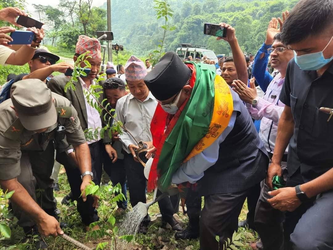 Prachanda reaches Dharan at the invitation of Sampang to plant trees