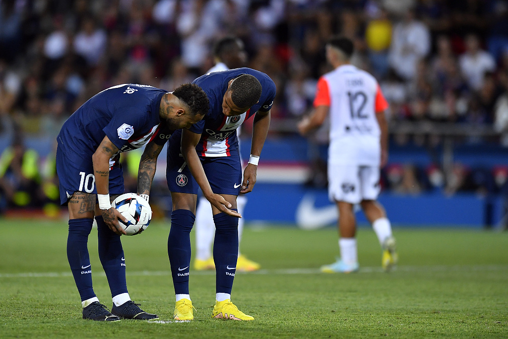 Kylian Mbappé, Neymar meet to address PSG penalty conflict, per Report