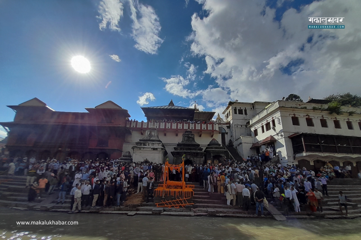 In Pics: Leader Giri’s funeral with state honors