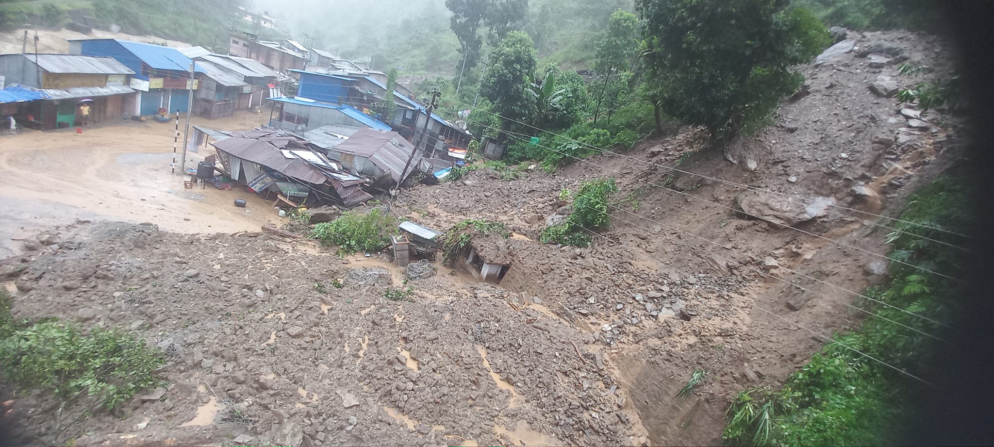 Landslide with heavy rains in Singti, 65 houses at risk