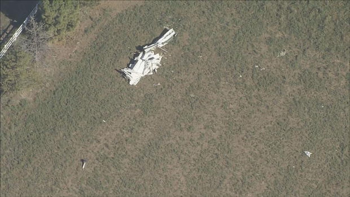 3 killed in mid-air plane collision in U.S. Colorado