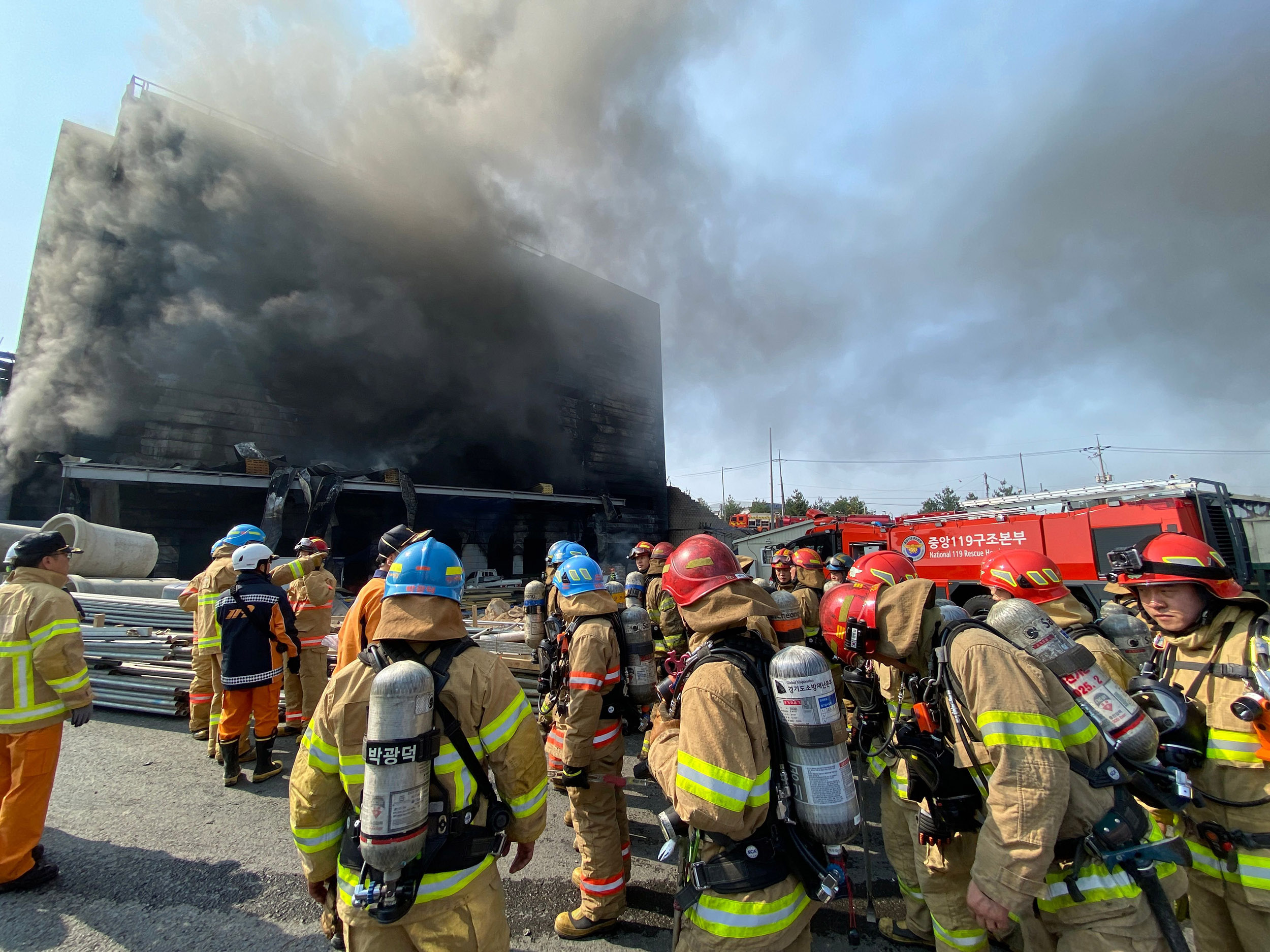 2 killed, 1 injured in South Korea’s outlet mall fire