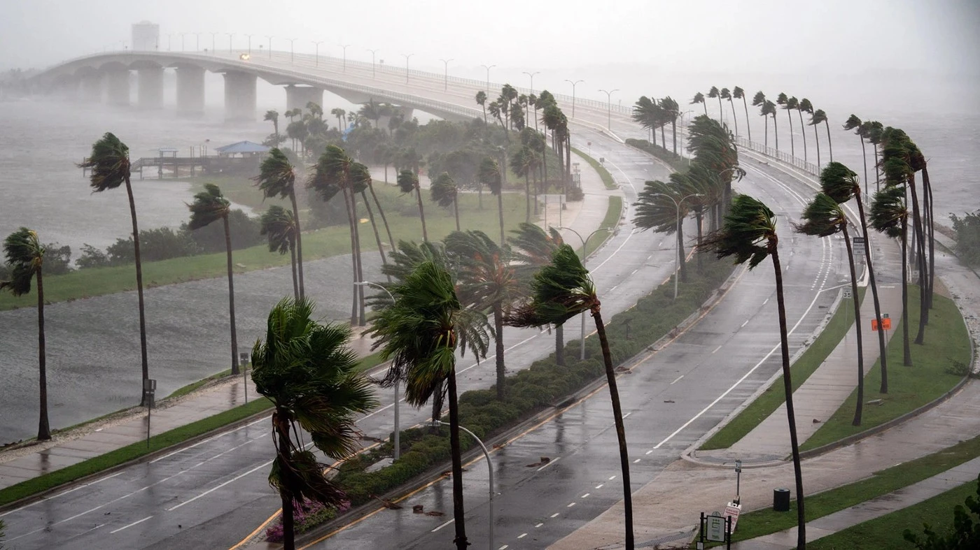 Hurricane Ian batters Florida, about 2 mln customers out of power