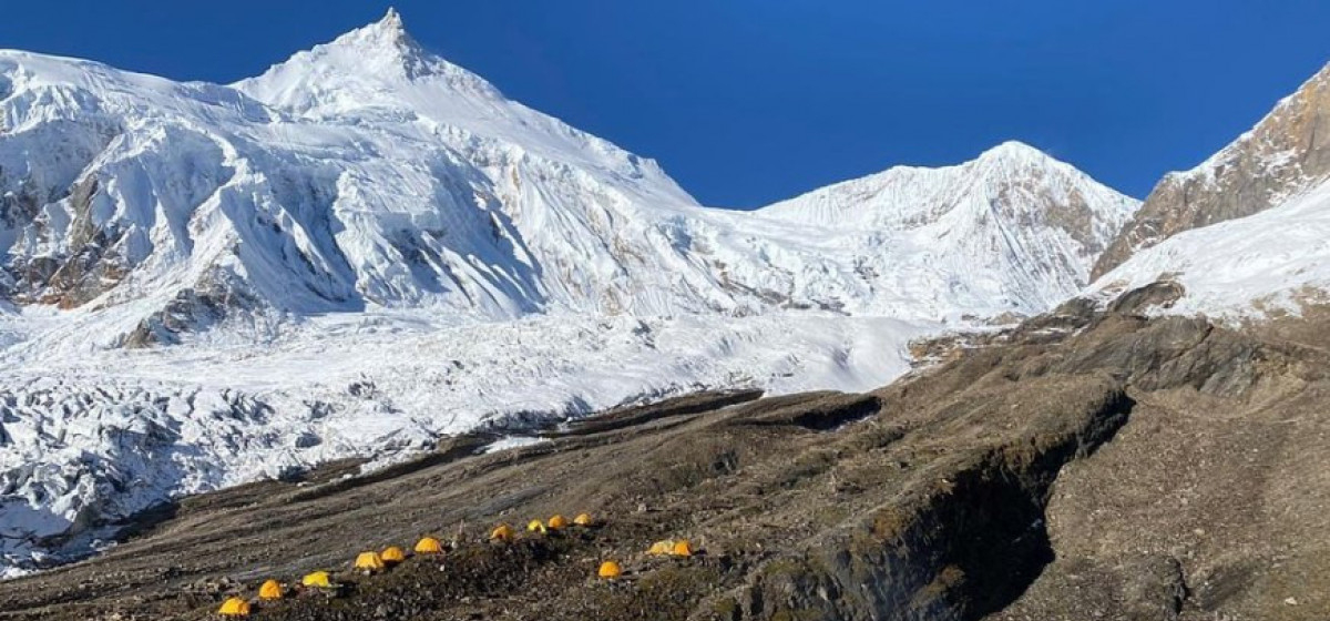 Manaslu avalanche, one killed, 10 rescued