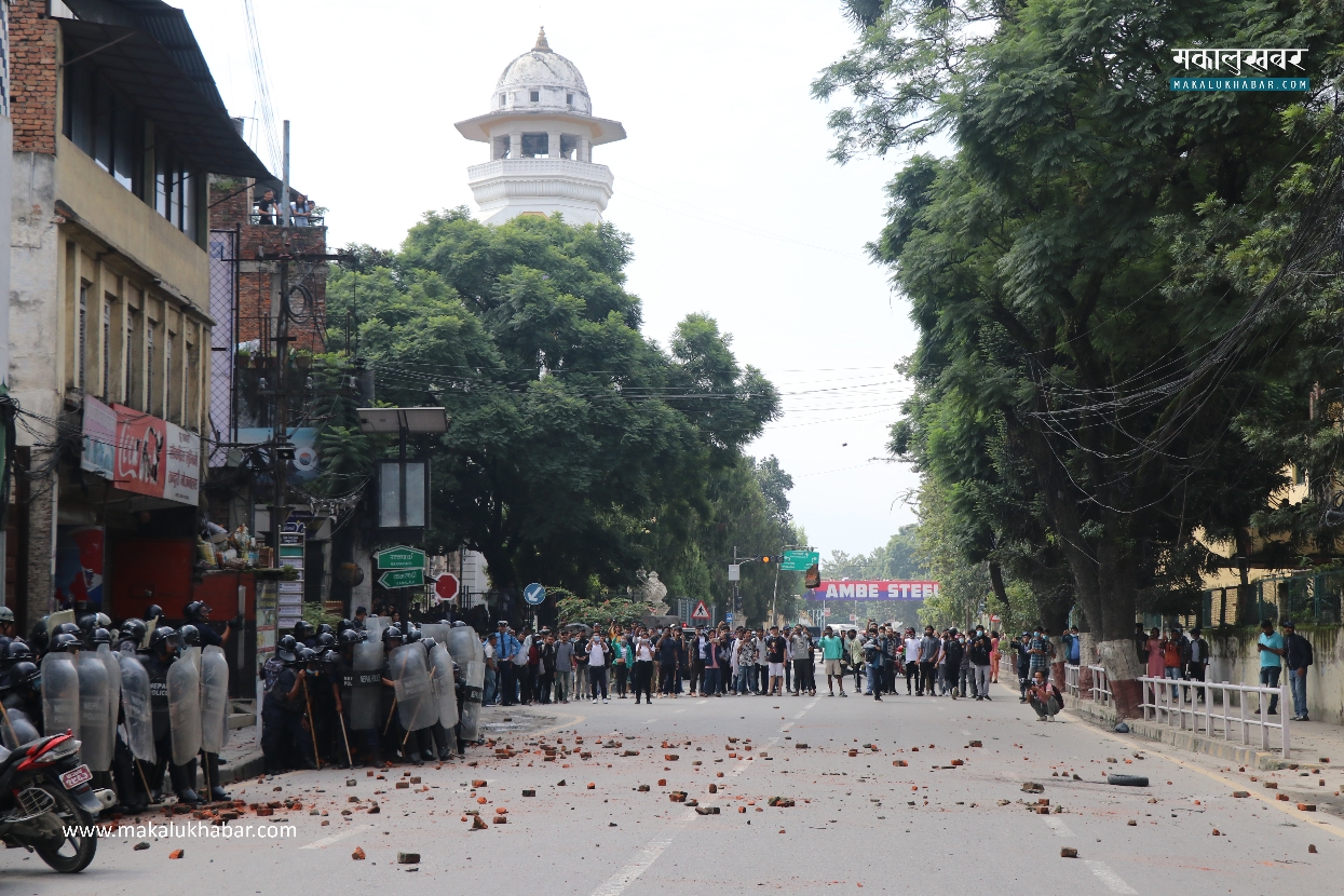 In Pics: Clashes when effigy of President’s burned