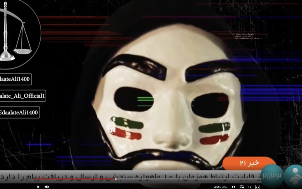 Protests in Iran: State-run live TV hacked by protesters