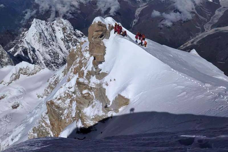 161 including 77 foreigners climb Mt Manaslu this spring