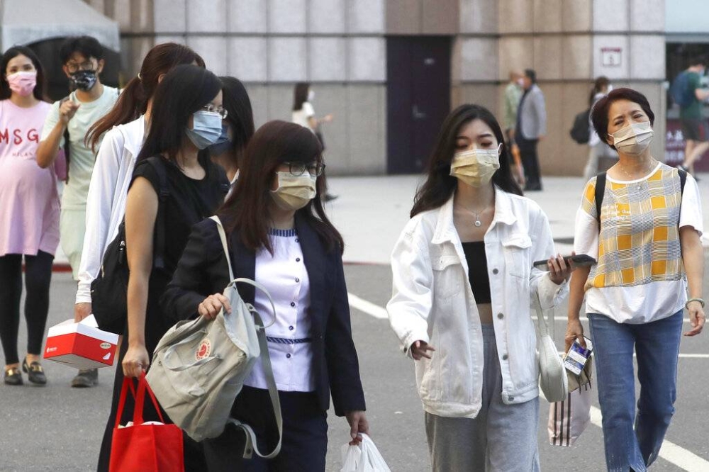 Taiwan reopens to tourists after scrapping COVID rules