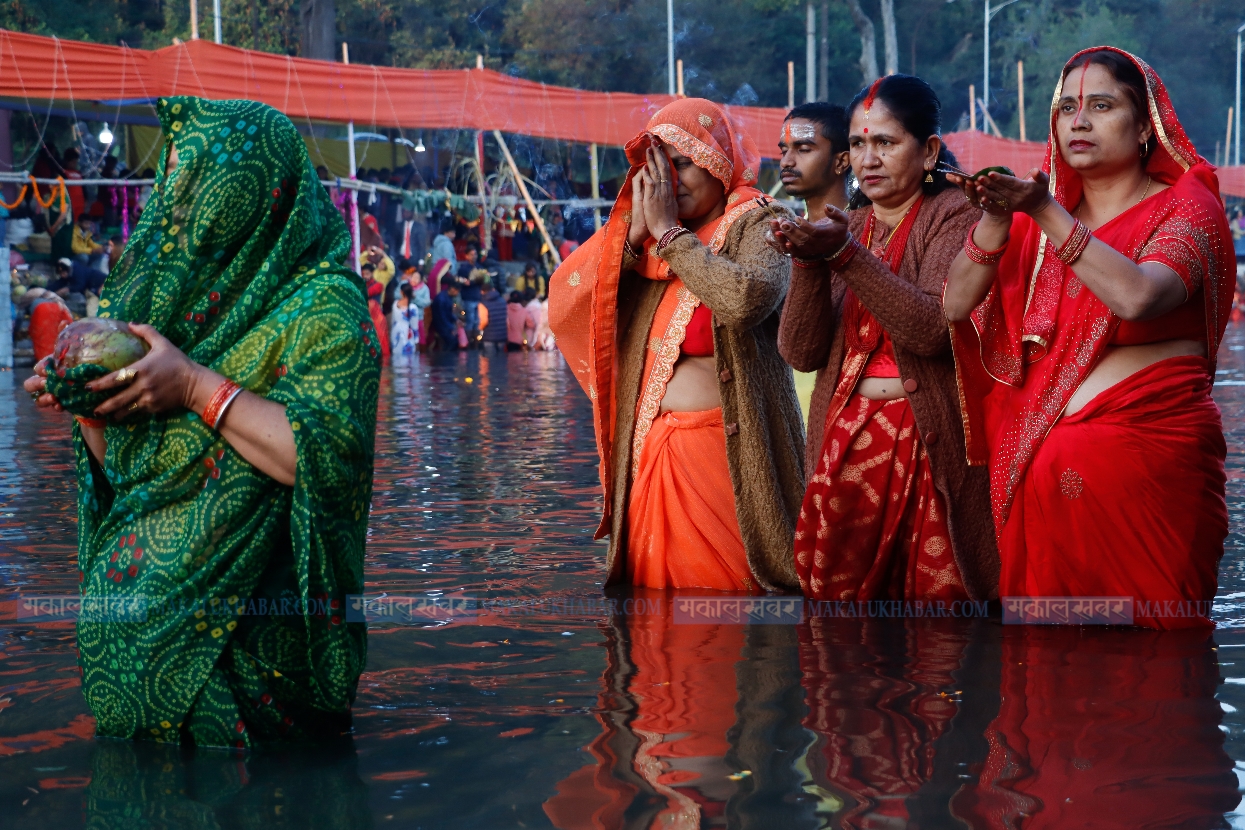 Chhath concludes with offering ‘Arghya’ to sun god (photos)