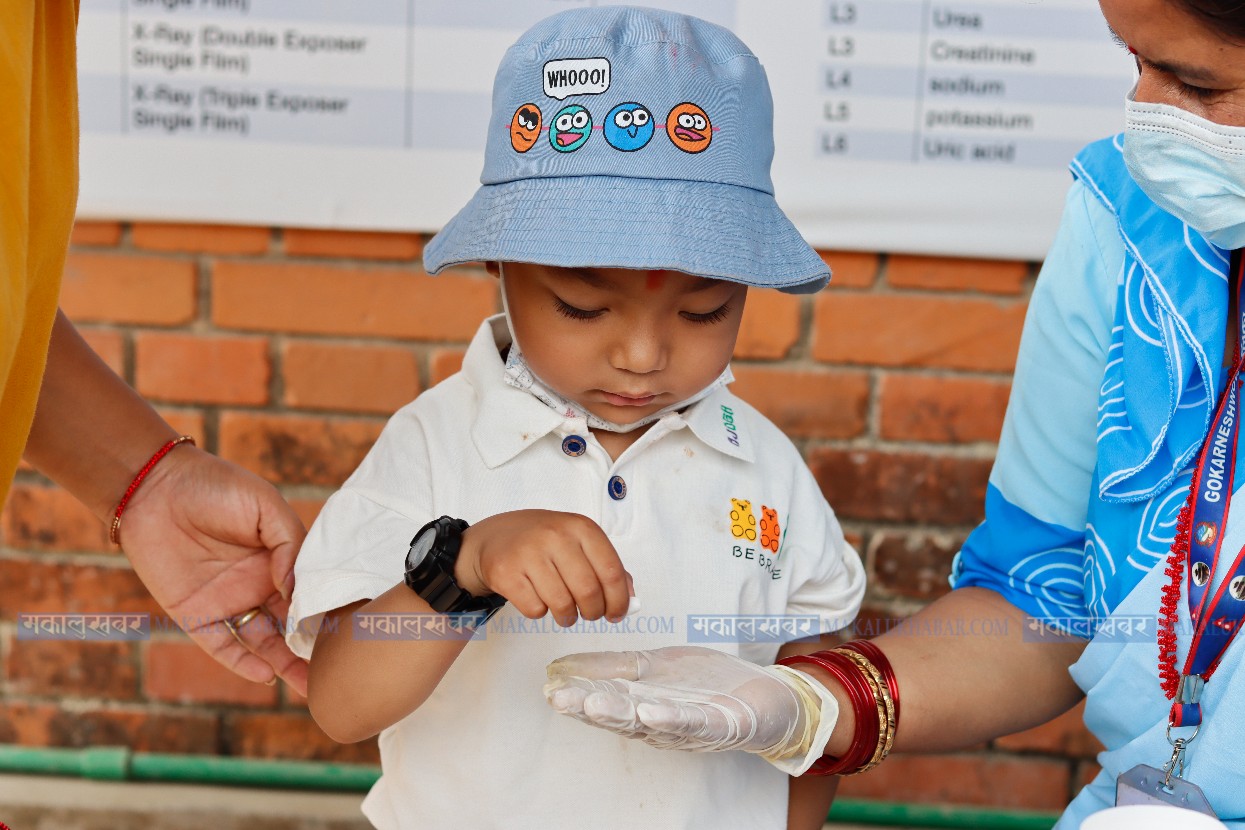 Vitamin ‘A’ capsules, de-worming tablets being administered to children