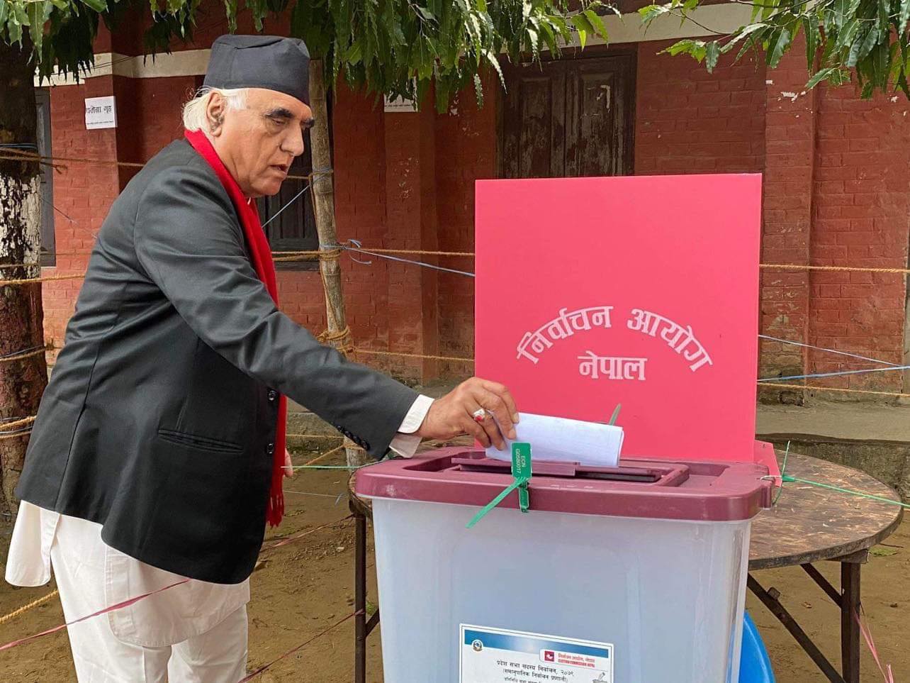 Gandaki CM Pokharel cast his vote