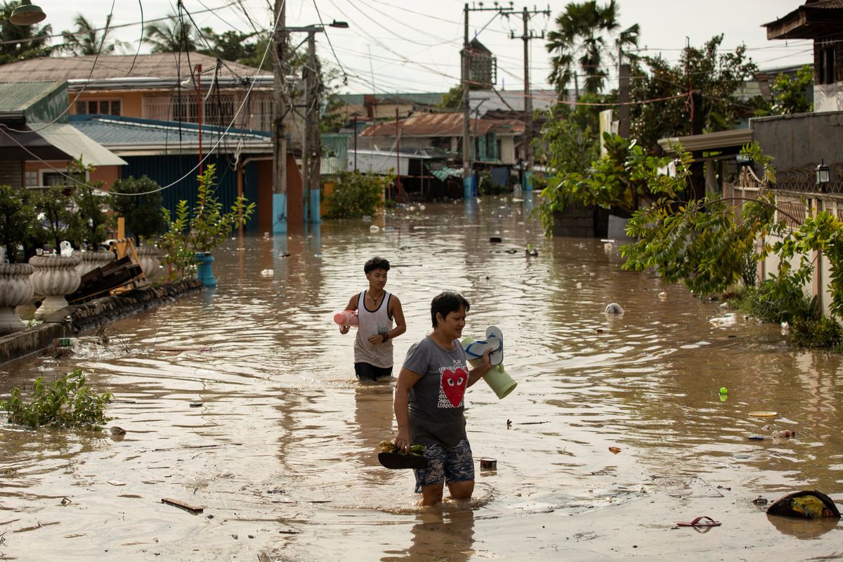 6 dead, 19 missing in Philippine floods