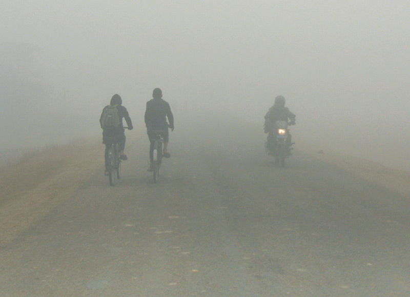 Cold wave, thick fog affects daily life in Terai
