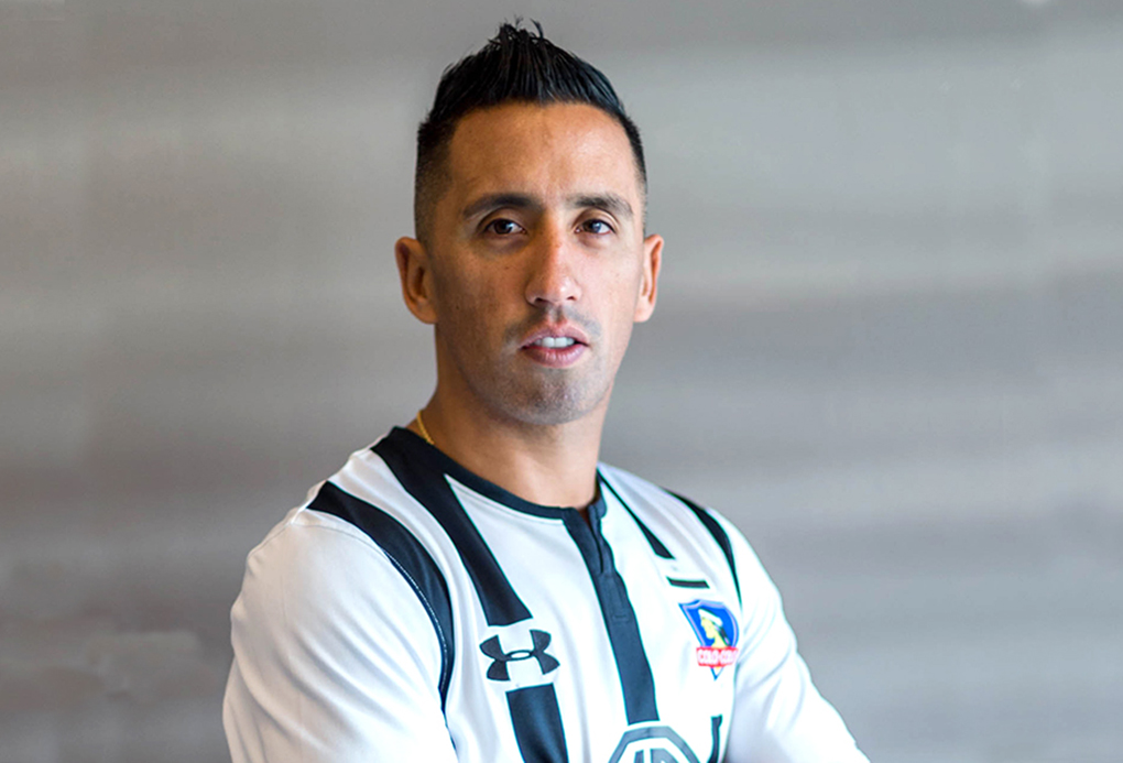 Ex-Paraguay striker Barrios returns to football at 38