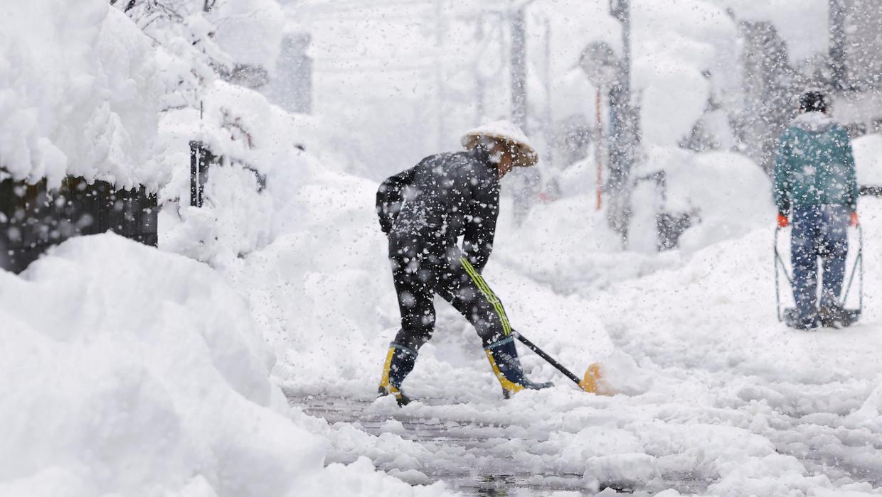 7 dead in days of heavy snow in Japan