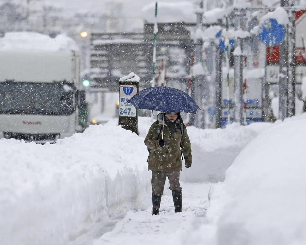 Japan braces for more heavy snow