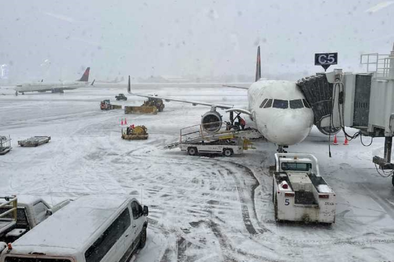 Over 2,000 flights in US shuts as a result of a winter storm