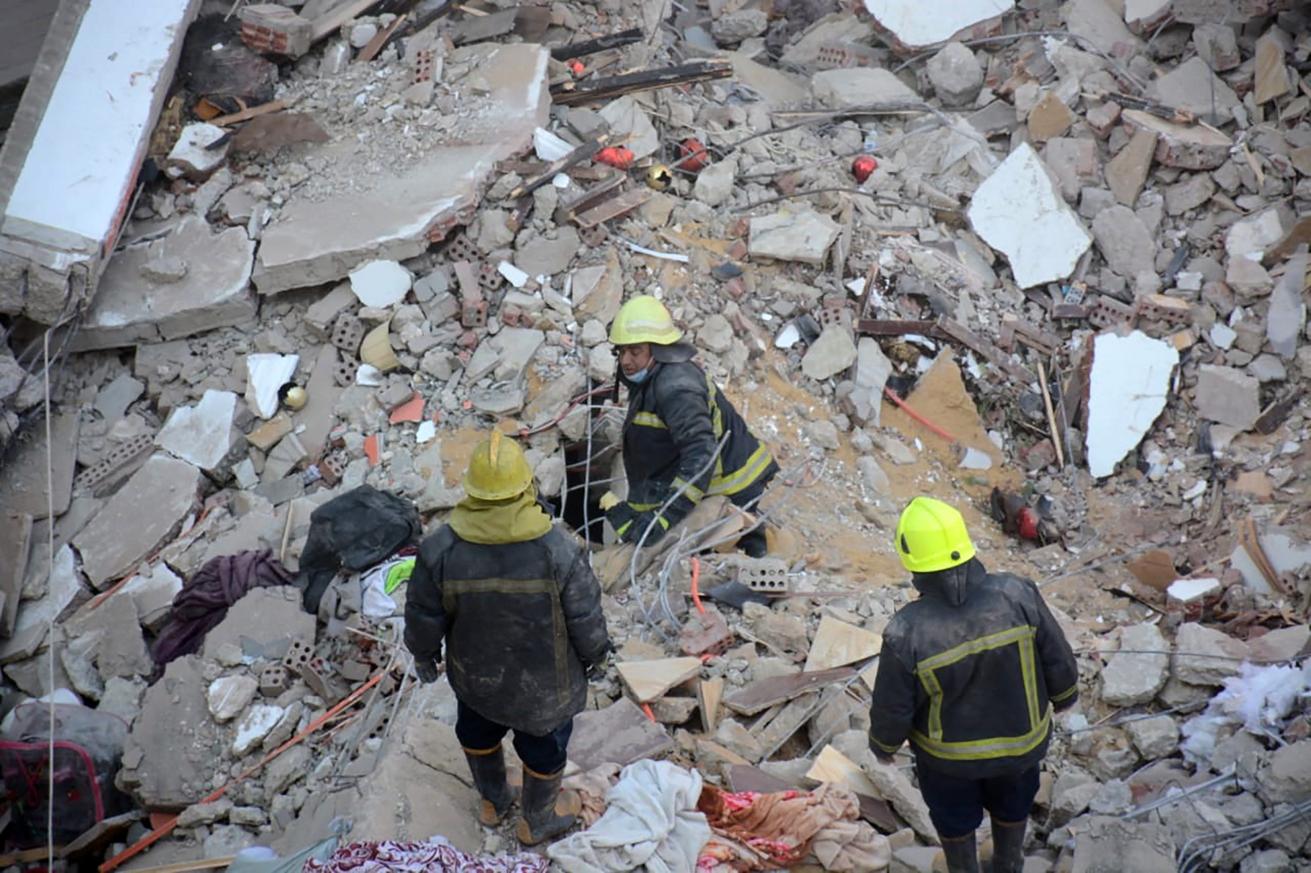 4 killed in building collapse in Upper Egypt