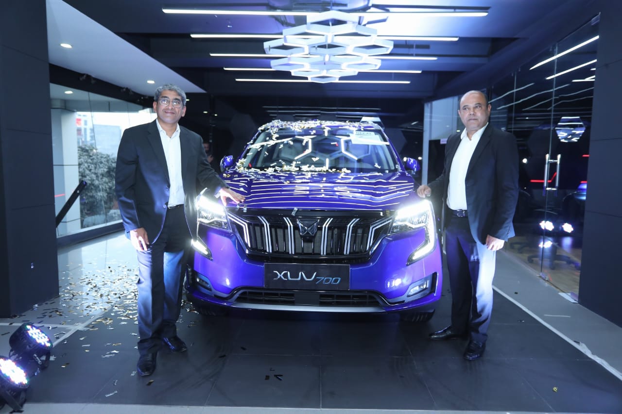 Mahindra unveils its flagship XUV700 at new Twin Peaks-branded showroom, establishing a new standard in premium SUV segment