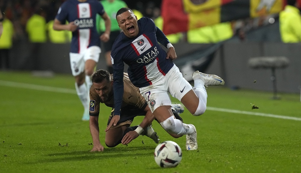 PSG lost 3-1 against Lens, without Messi & Neymar