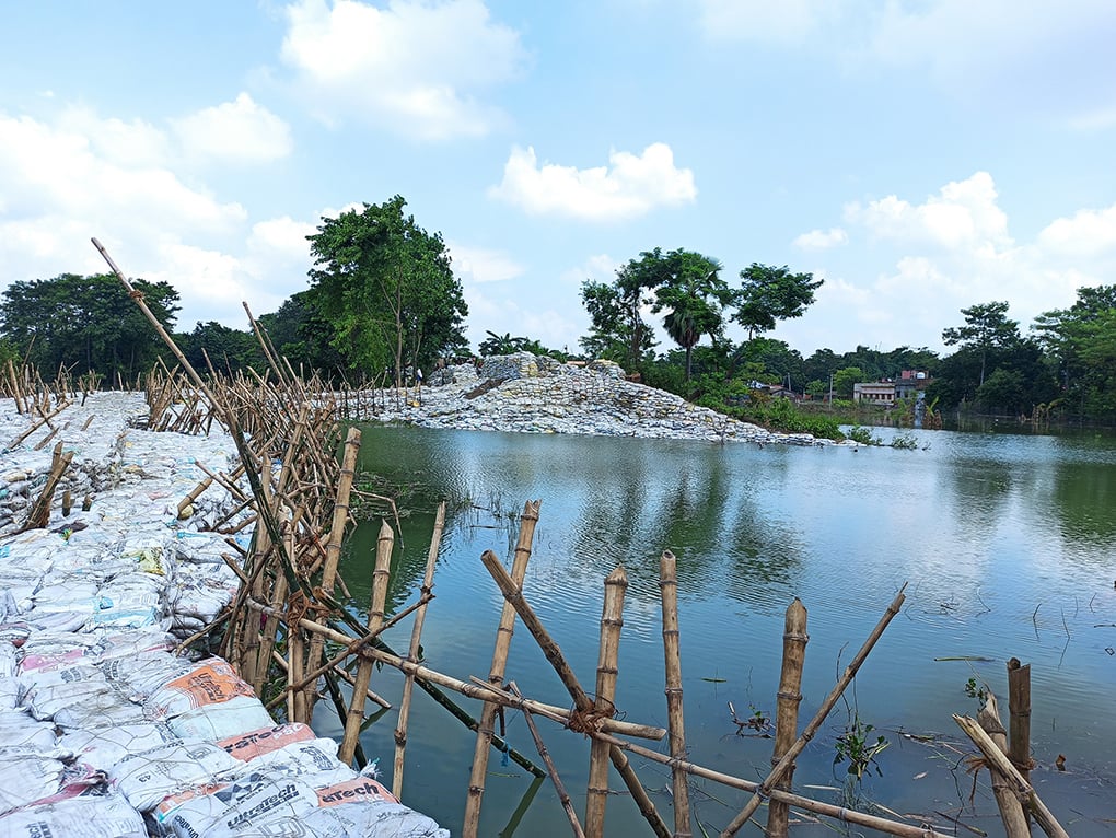 Embankment to stop flood-induced damage from Doda river