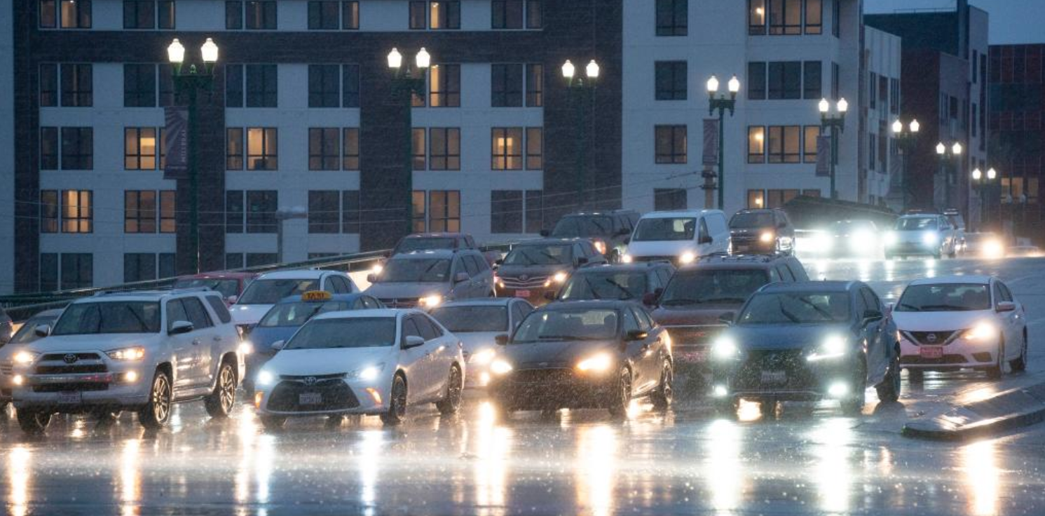 Heavy storm kills 2 in U.S. San Francisco Bay Area