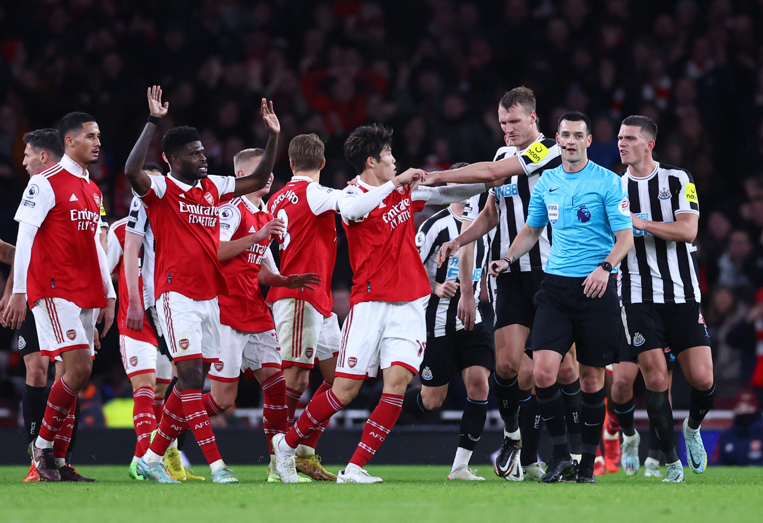 Arsenal held as defiant Newcastle make their point