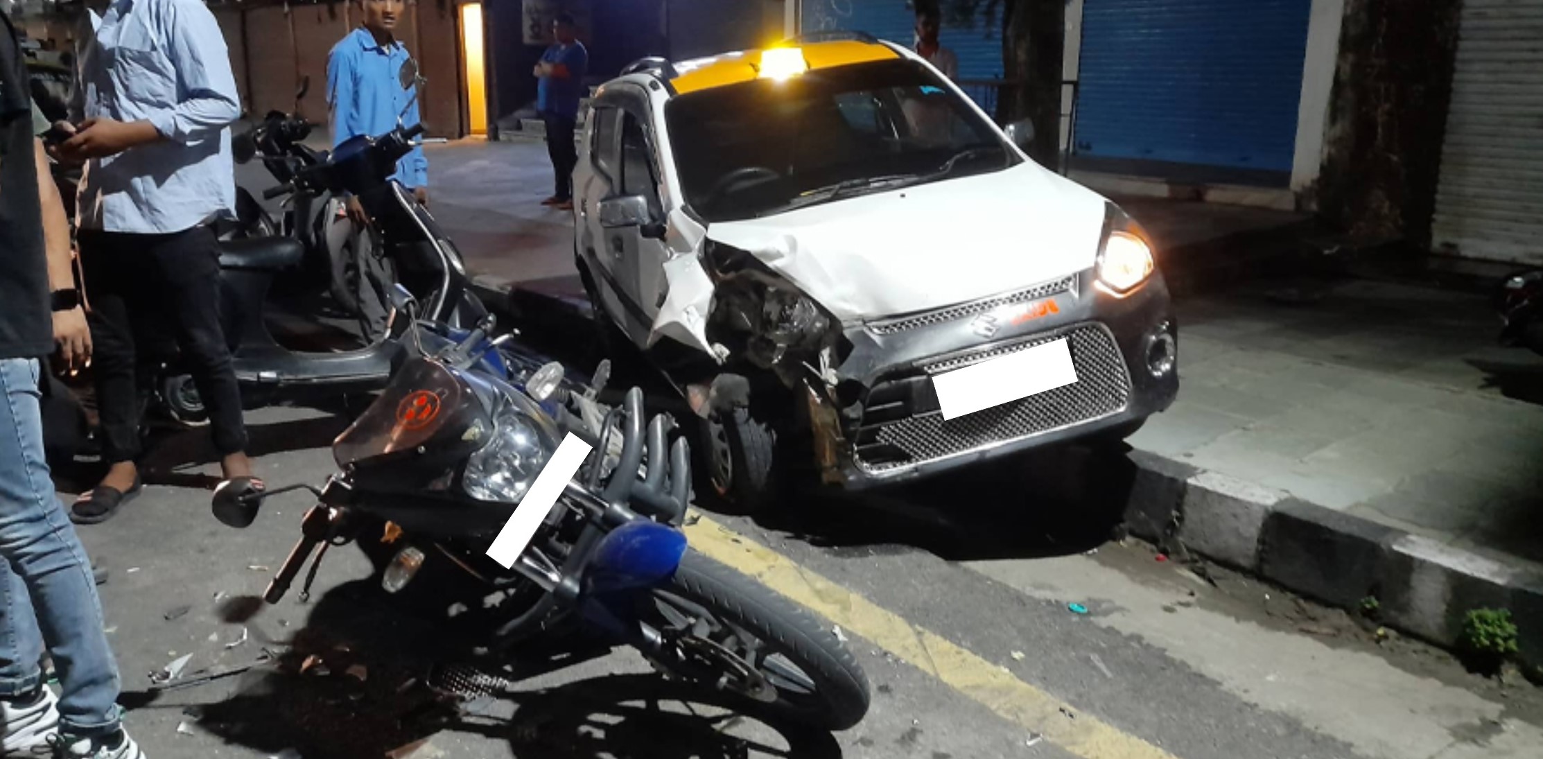 Two killed, 6 injured in a car & taxi collision in Gwarko