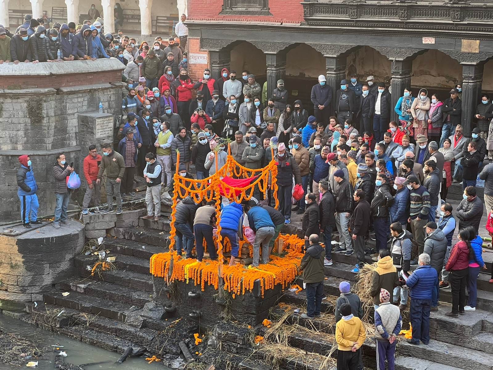 Kamal KC, a Yeti Airlines pilot, cremated in Pashupati