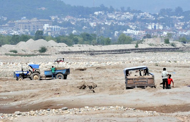 Night surveillance beefed-up to prevent illegal sand extraction from Doda River