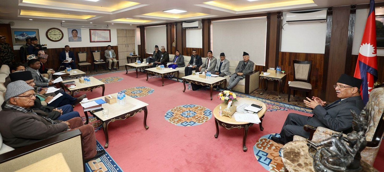 PM’s discussion with party’s chief whip, chief secretary, continues (photos included)