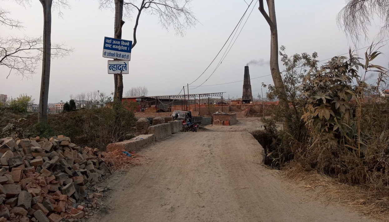 “Don’t buy land after seeing the road used by brick kilns”