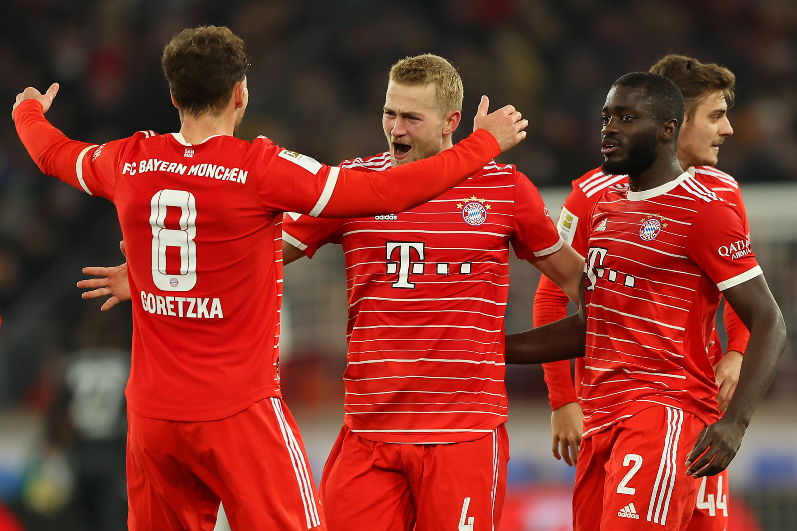 Bayern climbs on top, defeats Stuttgart 2-1