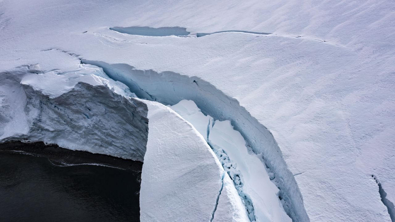 Antarctic ocean currents heading for collapse- report